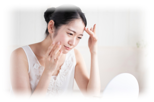お肌を気にする女性